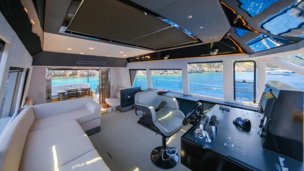gocek-motoryat-fethiye-trawler-kiralama (12) Göcek Motor Yat Kiralama – Mazu 58 ile Lüks Deniz Tatili Göcek Motor Yat Kiralama | Mazu 58 Lüks Motor Yat ile Göcek Koylarında Özel Tatil Göcek motor yat kiralama seçenekleri arasında öne çıkan Mazu 58 motor yat, Göcek’in eşsiz koylarını keşfetmek isteyen misafirler için konfor, hız ve lüksü bir arada sunar. Modern tasarımı ve yüksek performansı sayesinde Göcek ve çevresinde unutulmaz bir deniz tatili yaşayabilirsiniz. Türkiye’nin en popüler yat turizmi bölgelerinden biri olan Göcek, turkuaz koyları, sakin denizi ve doğa ile iç içe atmosferi ile motor yat kiralama için ideal destinasyonlardan biridir. Özellikle günübirlik veya haftalık motor yat kiralama seçenekleri ile Göcek’in gizli koylarını keşfetmek mümkündür.